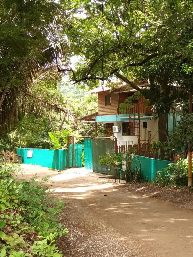 Апартаменты Chicama : Burnt Toast Surfcamp Носара Экстерьер фото