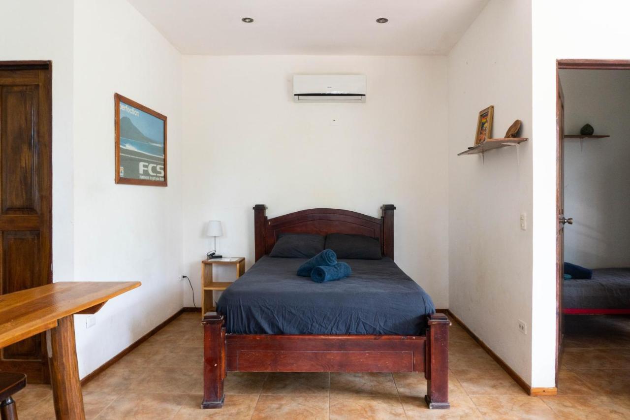Апартаменты Chicama : Burnt Toast Surfcamp Носара Экстерьер фото